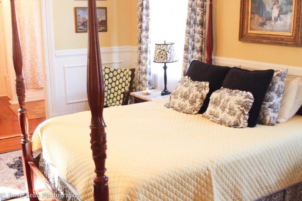Flowertown Bed And Breakfast Summerville Kültér fotó