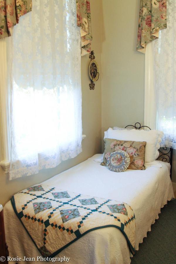 Flowertown Bed And Breakfast Summerville Kültér fotó