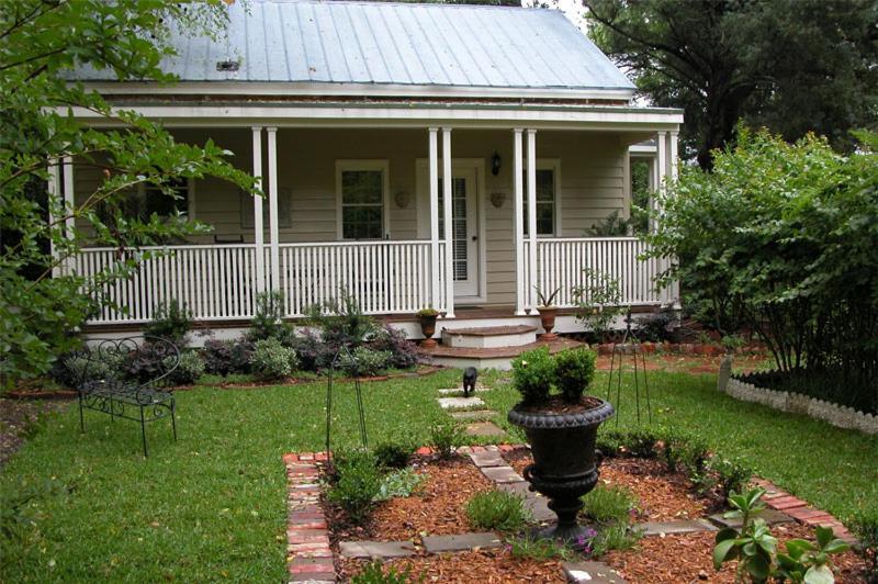Flowertown Bed And Breakfast Summerville Kültér fotó